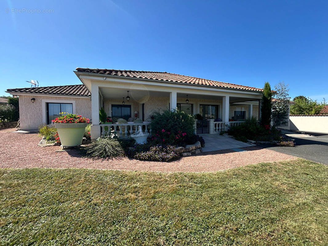 Maison à CHATILLON-SUR-CHALARONNE