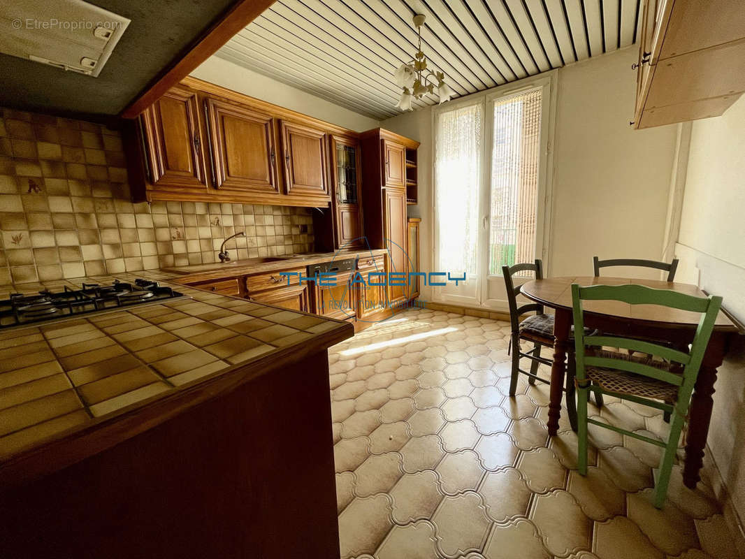 Appartement à MARSEILLE-2E