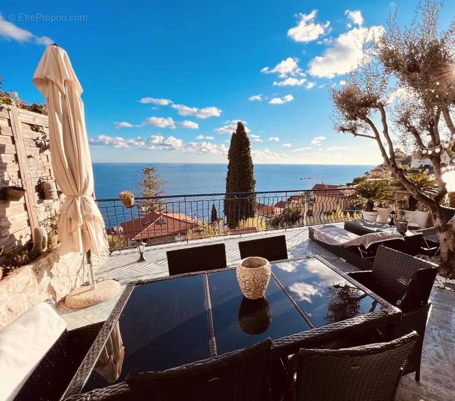 Appartement à ROQUEBRUNE-CAP-MARTIN