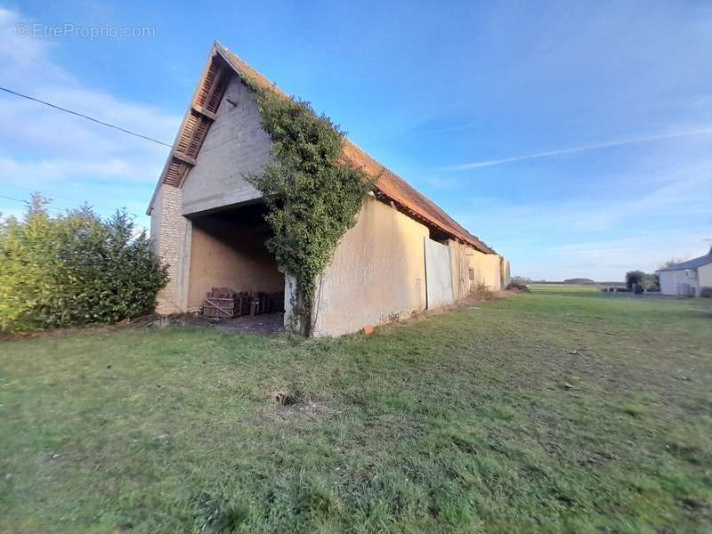 Maison à MONTIERCHAUME