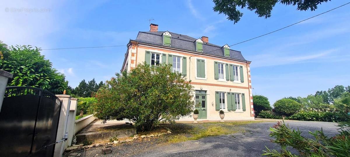 Maison à NOGARO