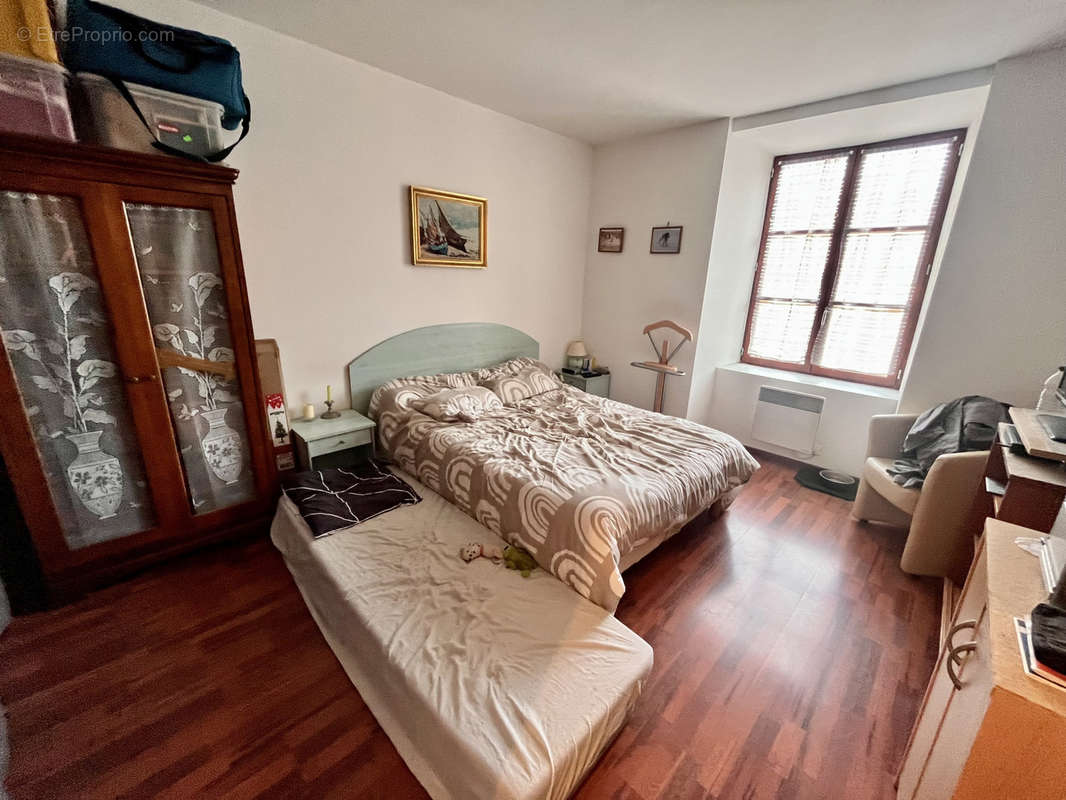 Appartement à MAGNAC-BOURG