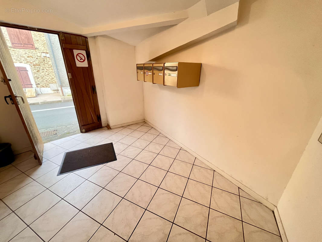 Appartement à MAGNAC-BOURG