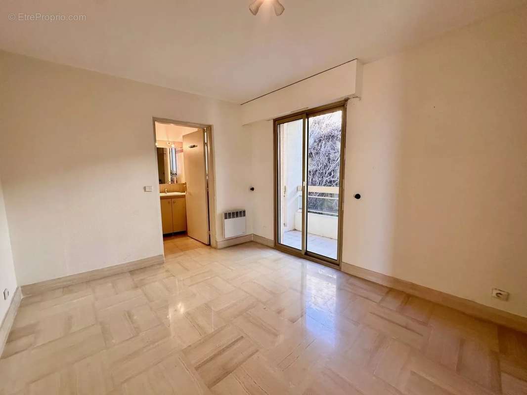 Appartement à MOUGINS