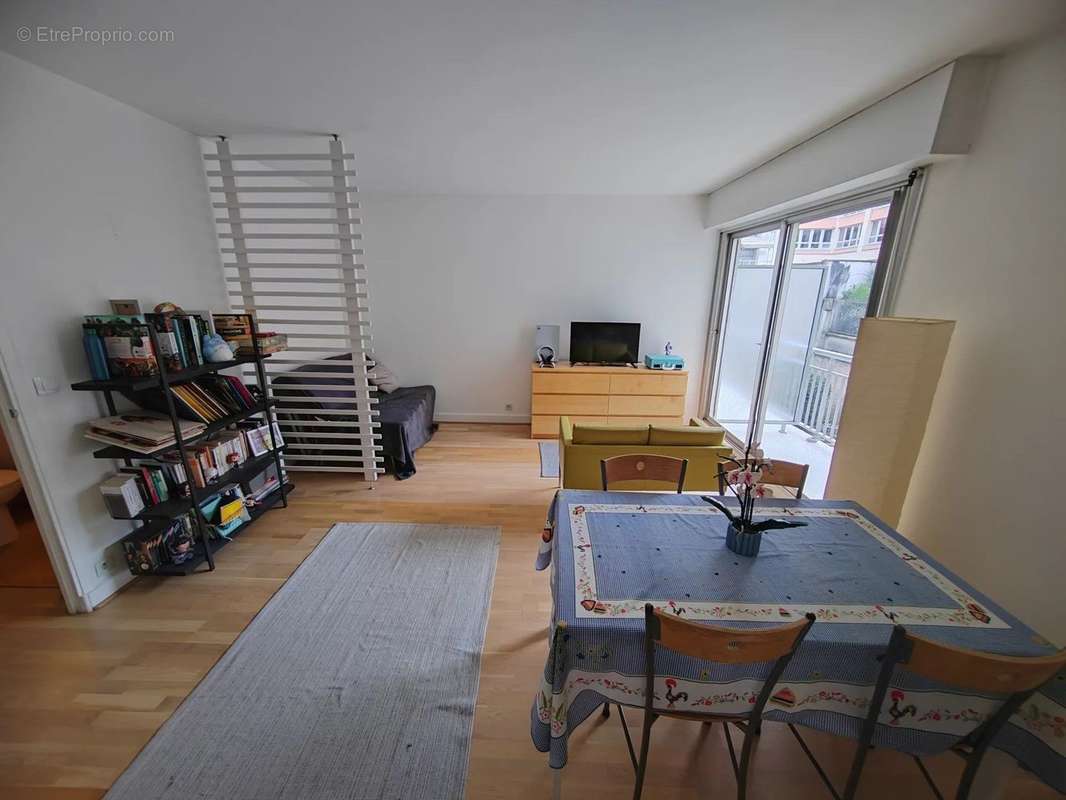 Appartement à PARIS-19E