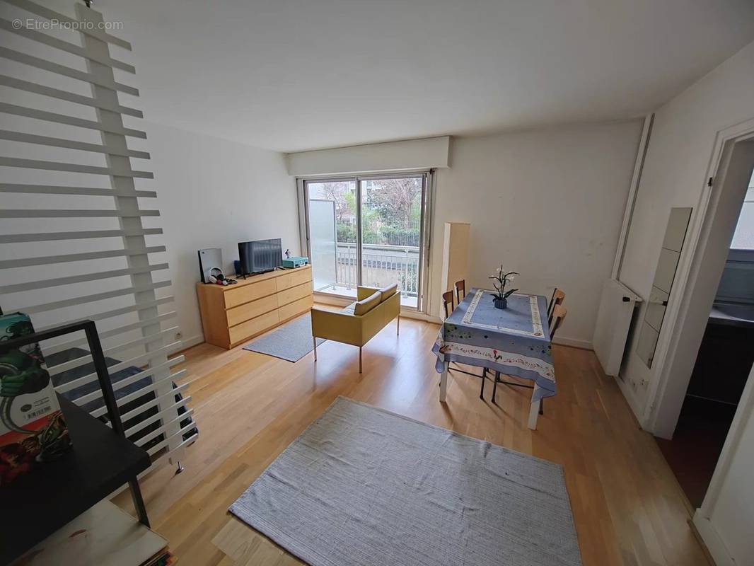 Appartement à PARIS-19E