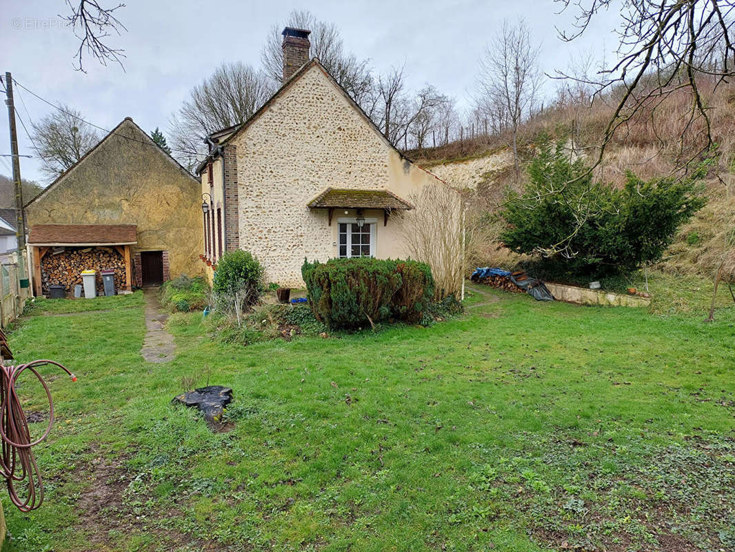 Maison à VILLENEUVE-SUR-YONNE