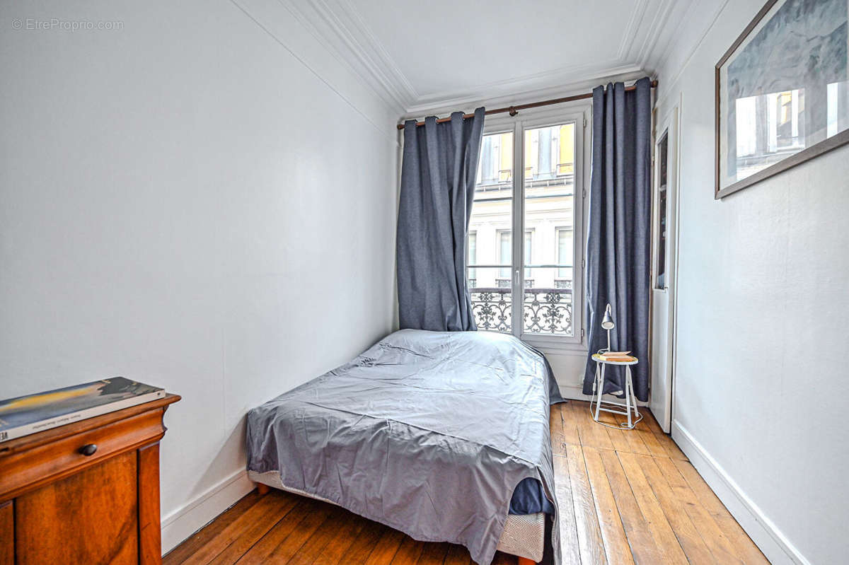 Appartement à PARIS-1E