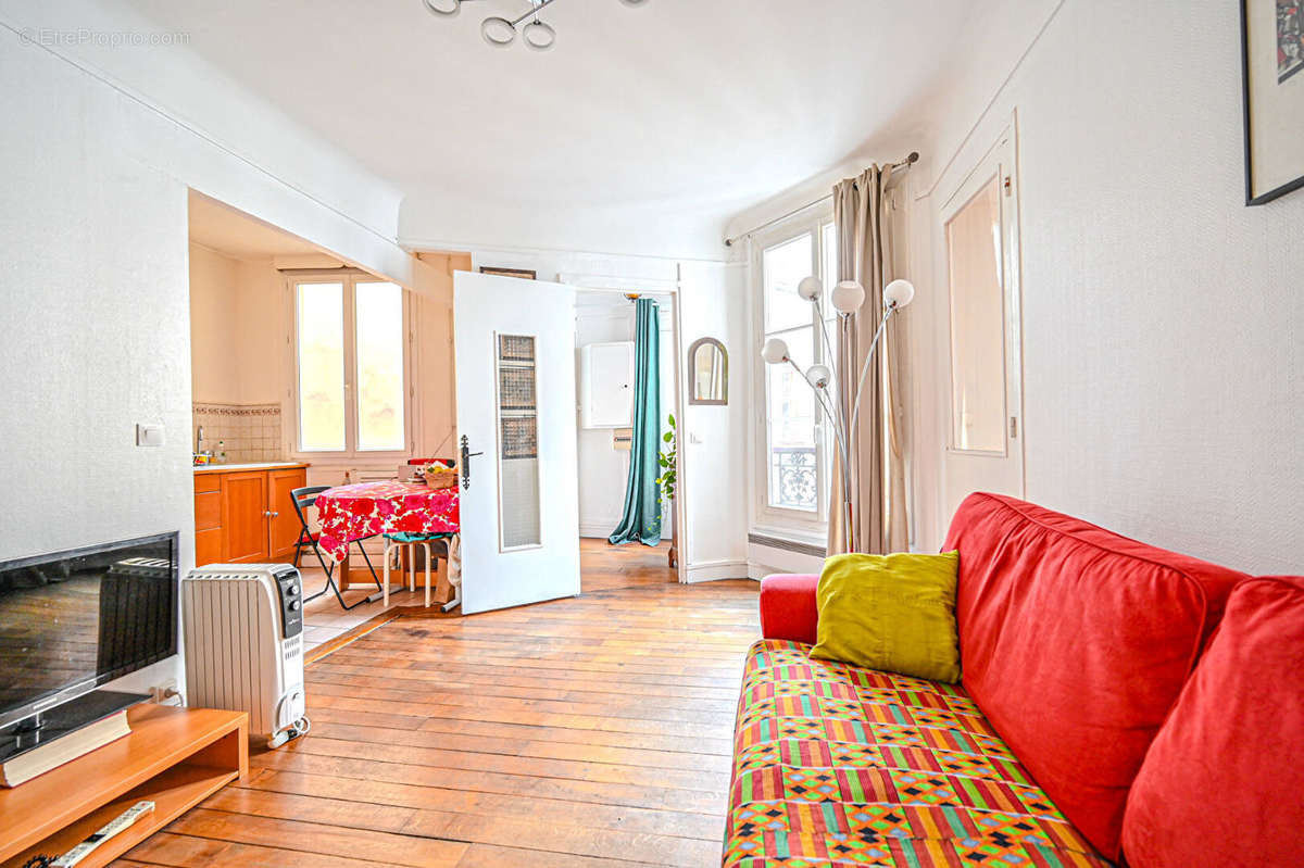 Appartement à PARIS-1E