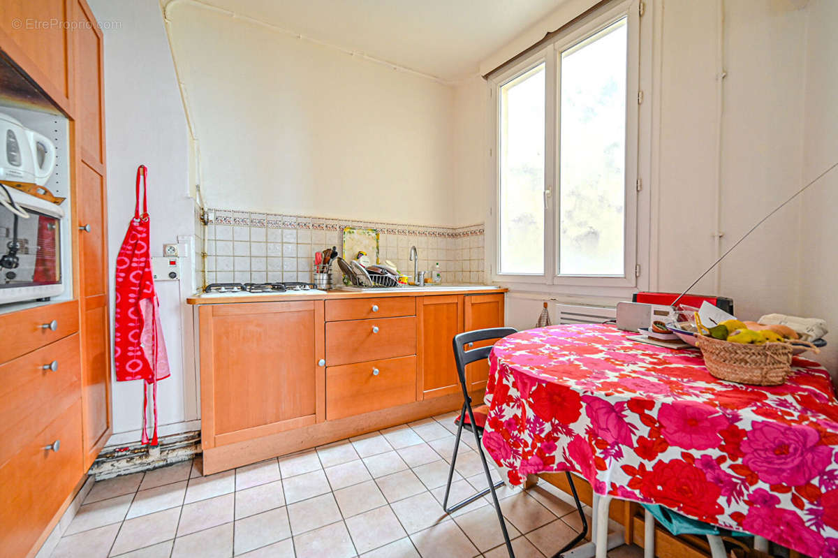 Appartement à PARIS-1E