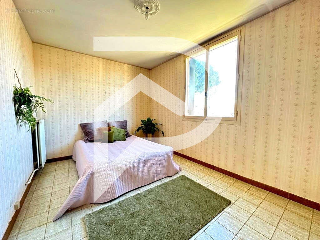 Appartement à VENELLES