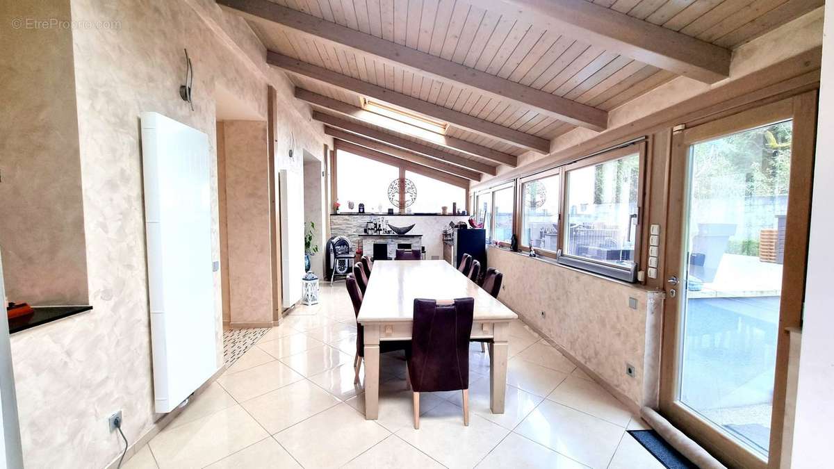 Salle à manger sous veranda  - Maison à THIONVILLE