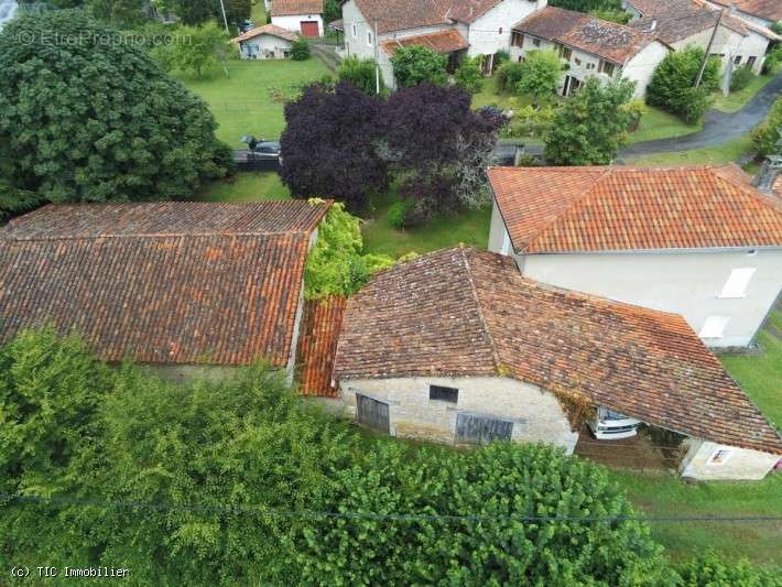 Maison à CHAMPAGNE-MOUTON