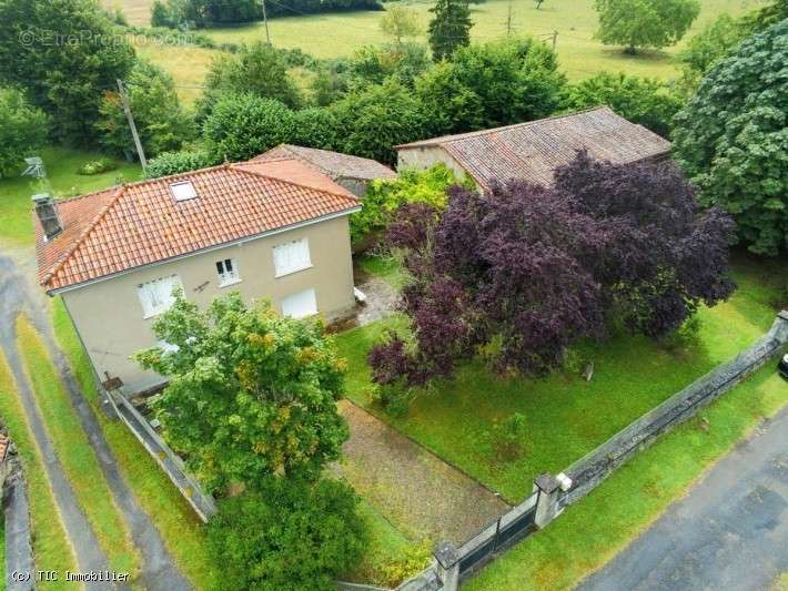 Maison à CHAMPAGNE-MOUTON