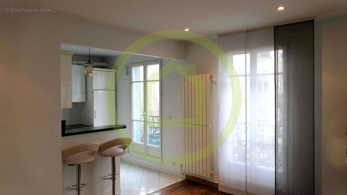 Appartement à COURBEVOIE