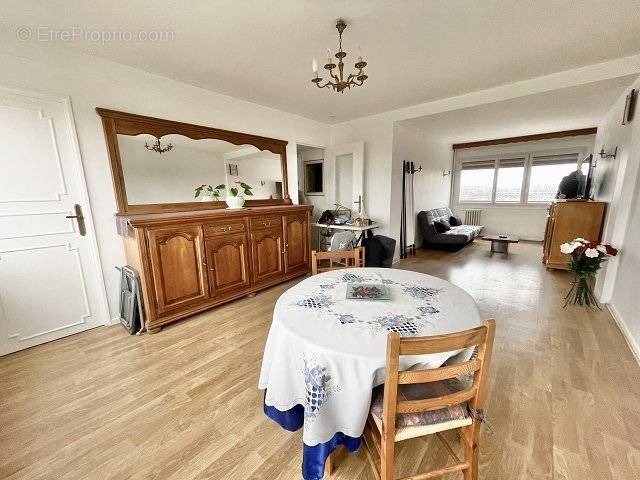 Appartement à MAISONS-ALFORT