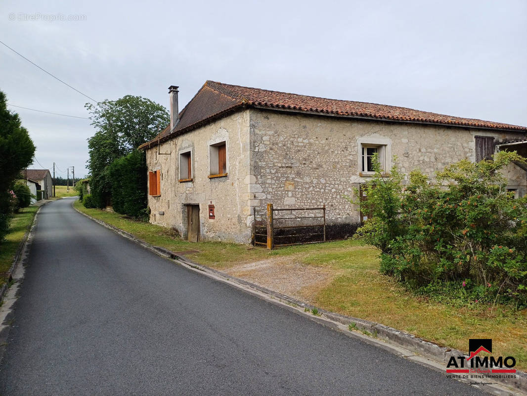 Maison à CHILLAC