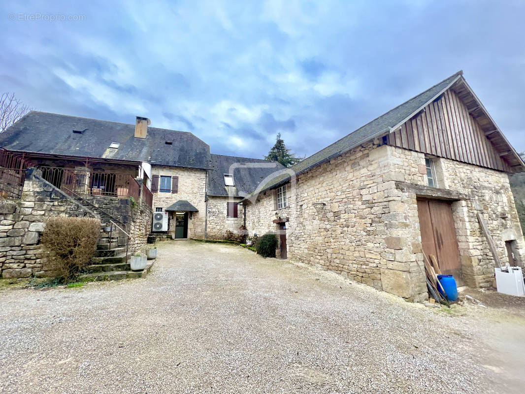 Maison à TERRASSON-LAVILLEDIEU