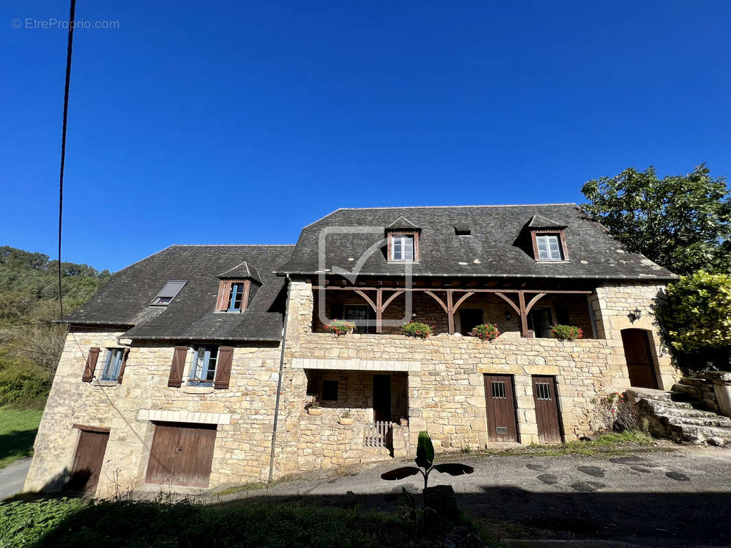 Maison à TERRASSON-LAVILLEDIEU