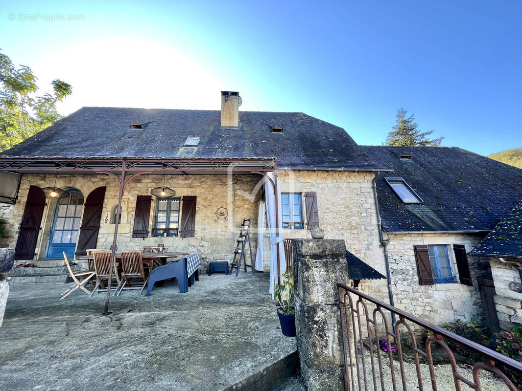 Maison à TERRASSON-LAVILLEDIEU