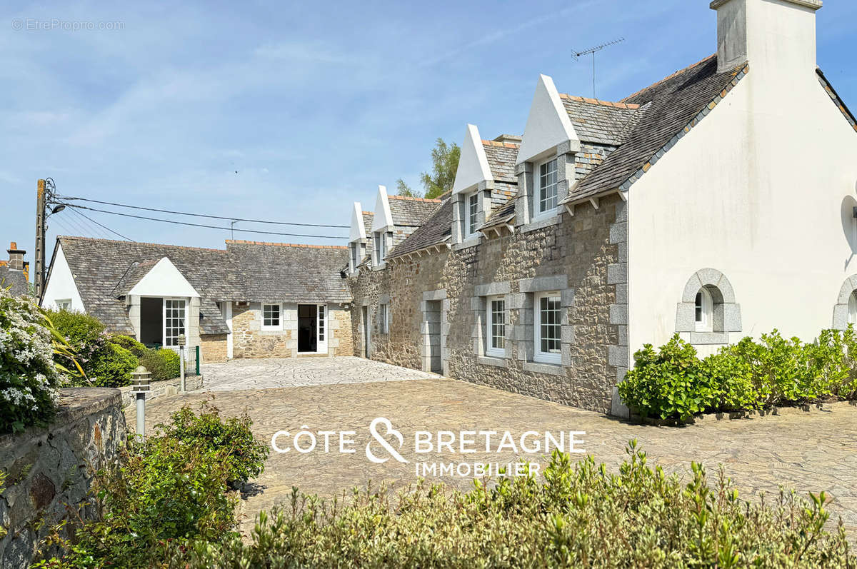 Maison à SAINT-CARREUC