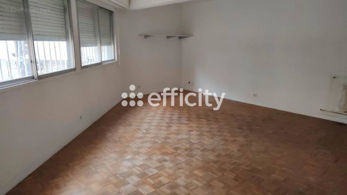 Appartement à MARSEILLE-6E