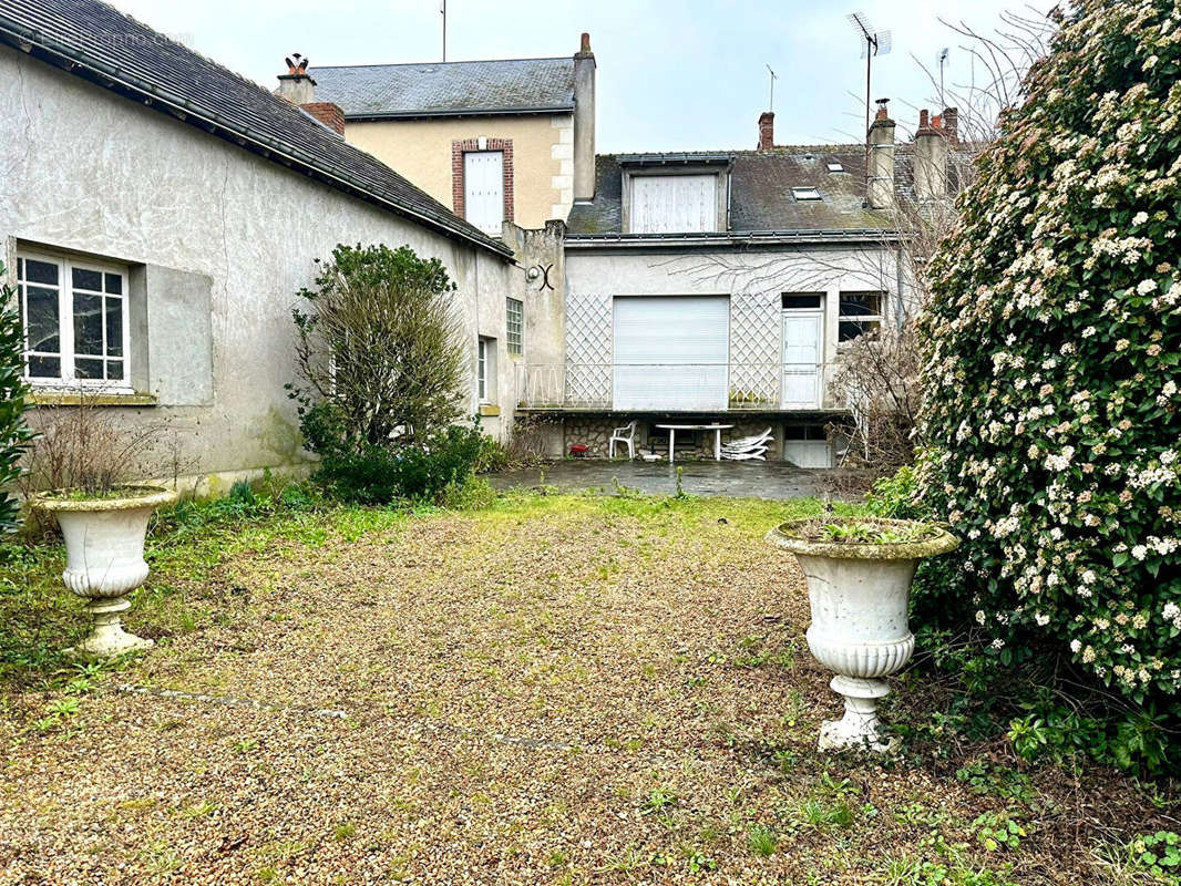 Maison à REUGNY