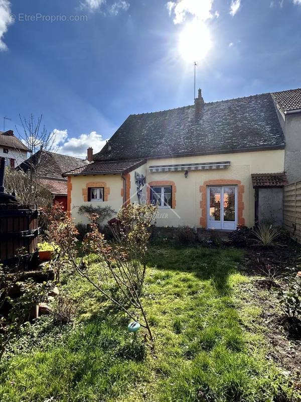 Maison à SAINT-POURCAIN-SUR-SIOULE