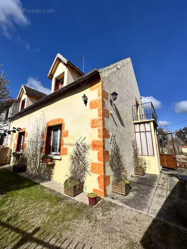 Maison à SAINT-POURCAIN-SUR-SIOULE