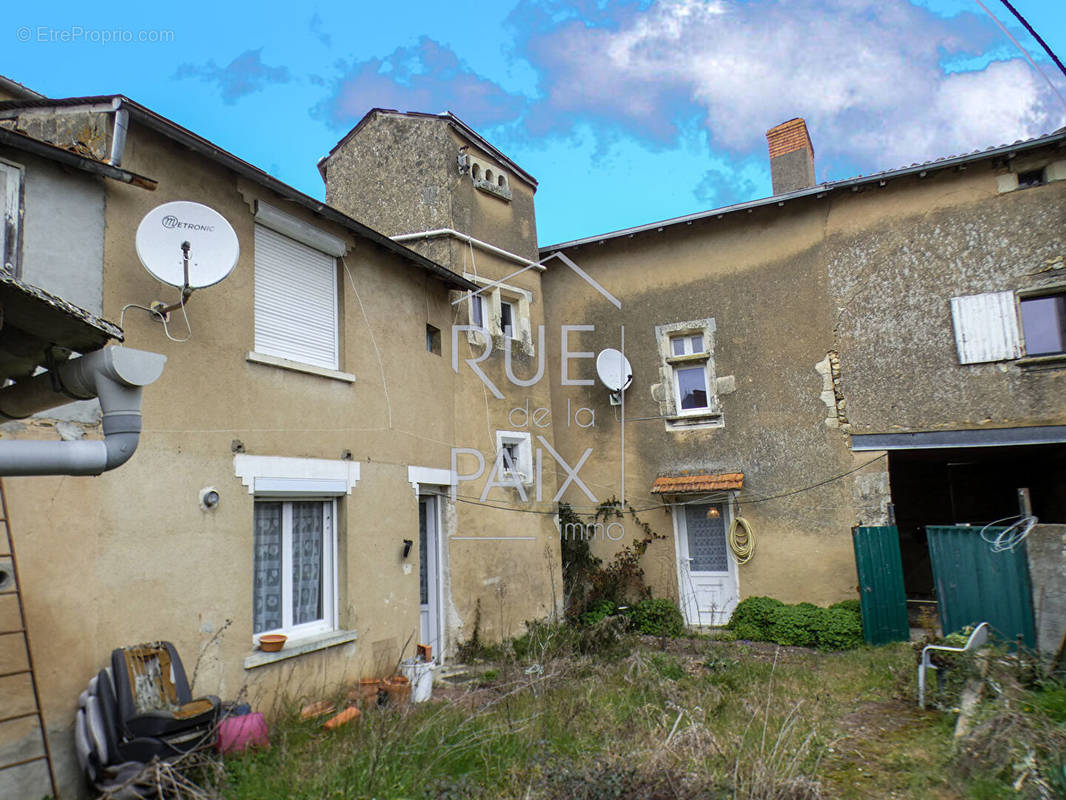 Maison à SAINT-JOUIN-DE-MARNES