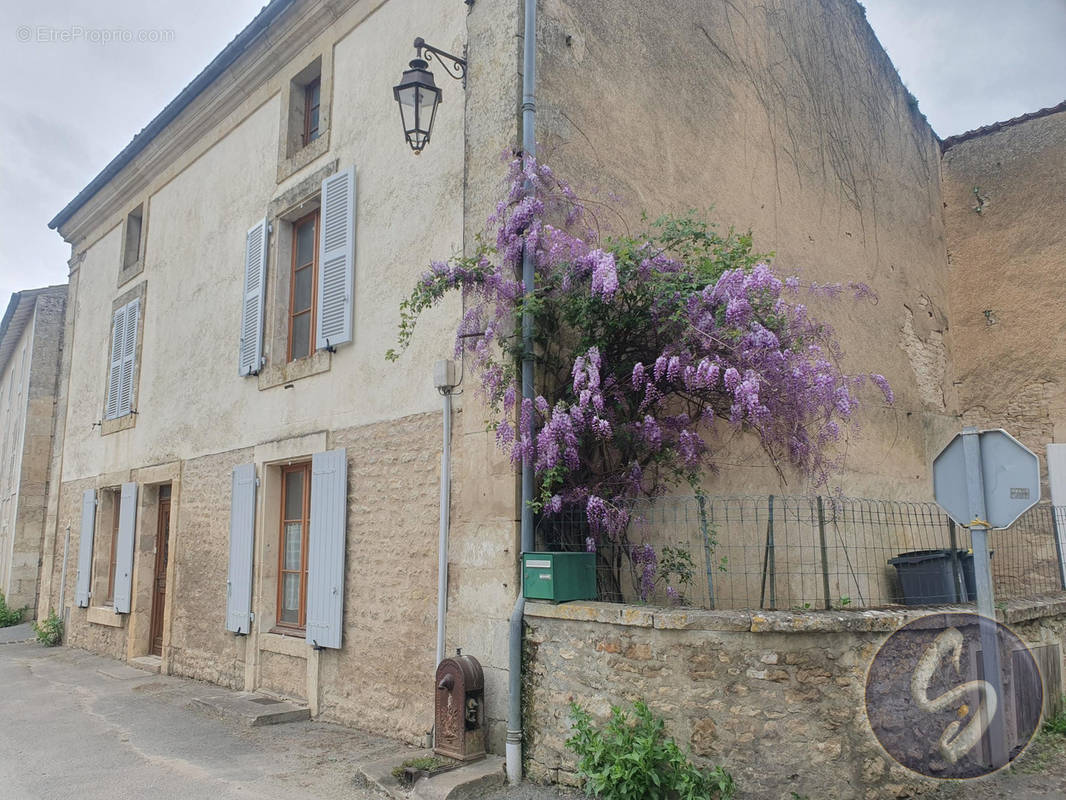 Maison à SALLES