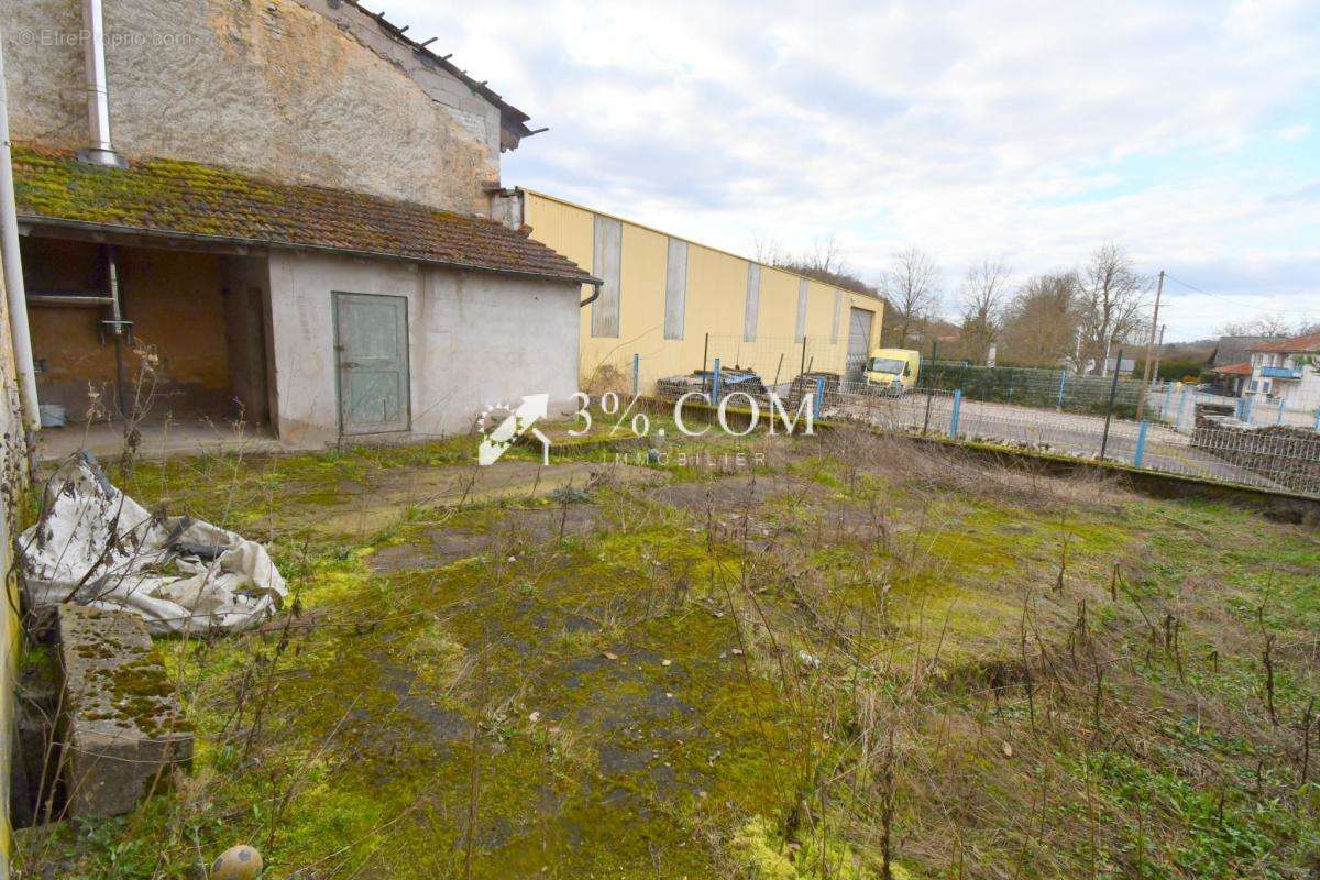 Maison à FAVIERES