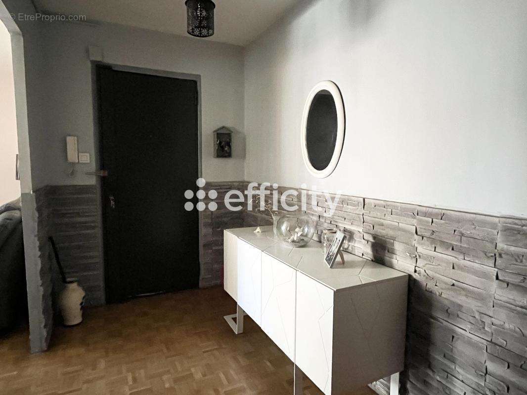 Appartement à MARSEILLE-4E