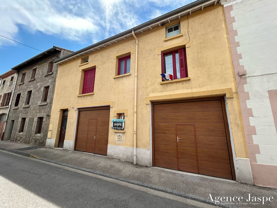 Maison à SURY-LE-COMTAL