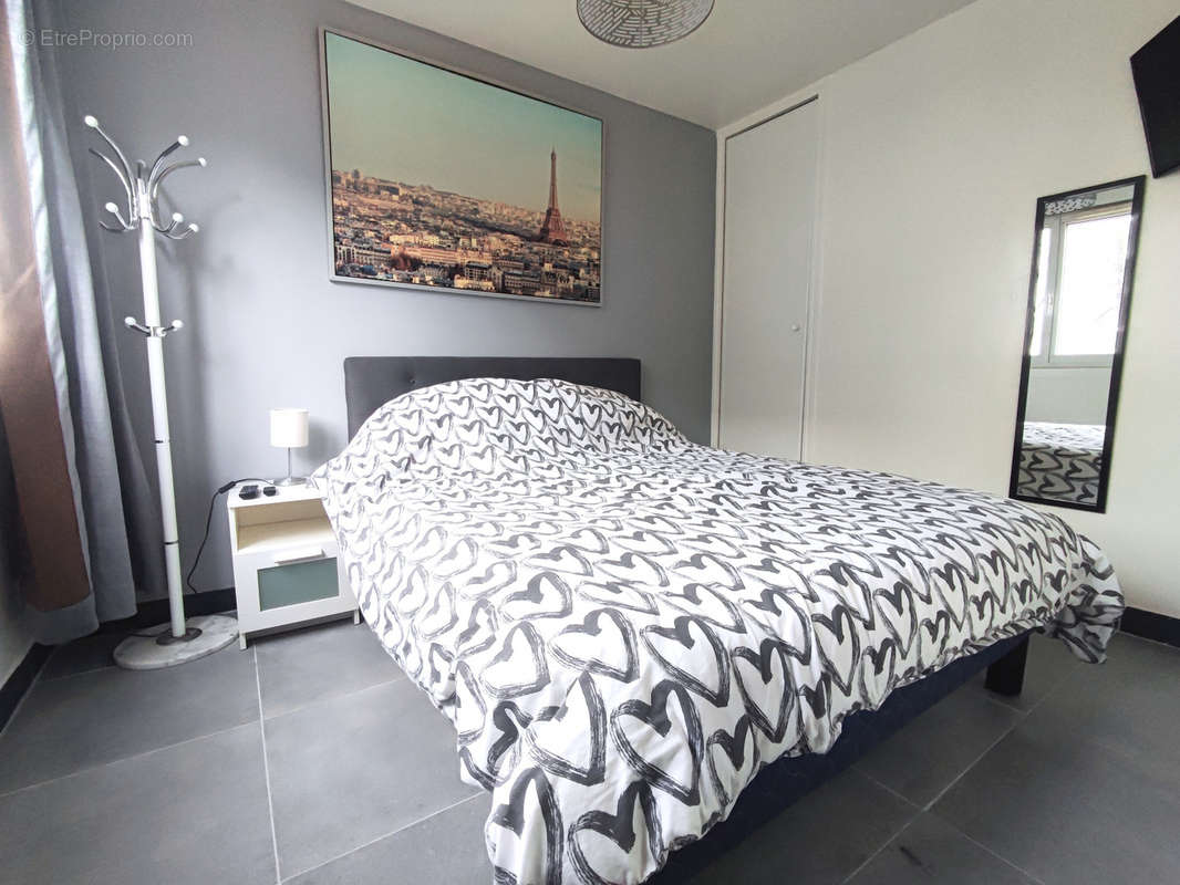 Appartement à COURBEVOIE