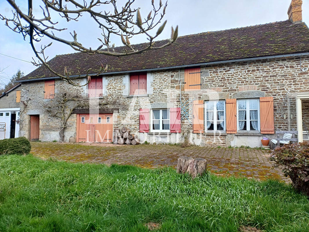 Maison à SAINT-PIERRE-DES-NIDS