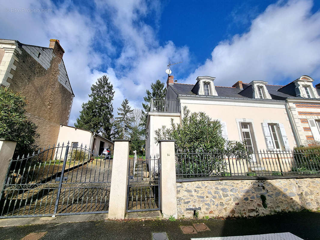 Maison à CHATEAUNEUF-SUR-SARTHE