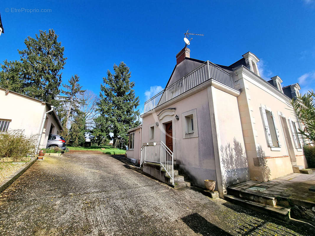 Maison à CHATEAUNEUF-SUR-SARTHE