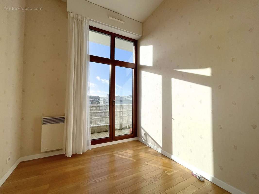 Appartement à ISSY-LES-MOULINEAUX