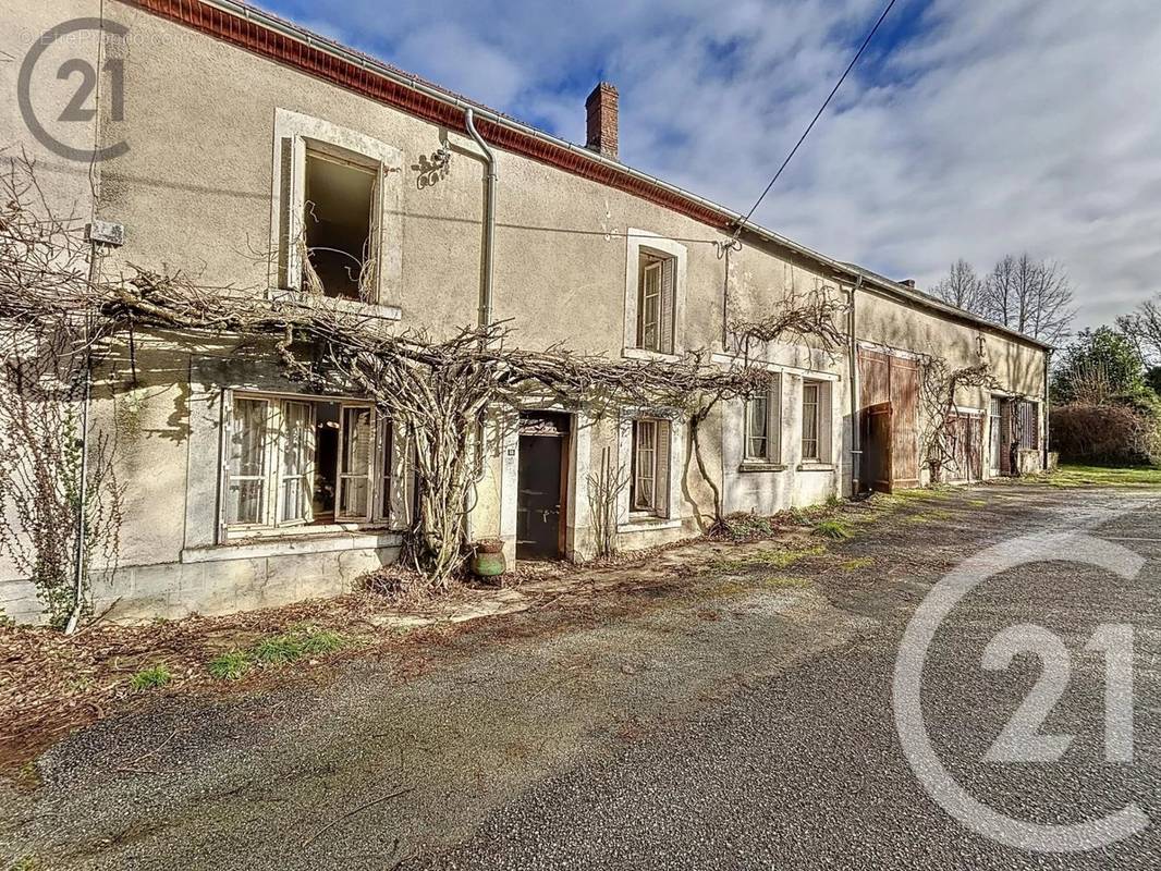 Maison à SAINT-SULPICE-LE-GUERETOIS