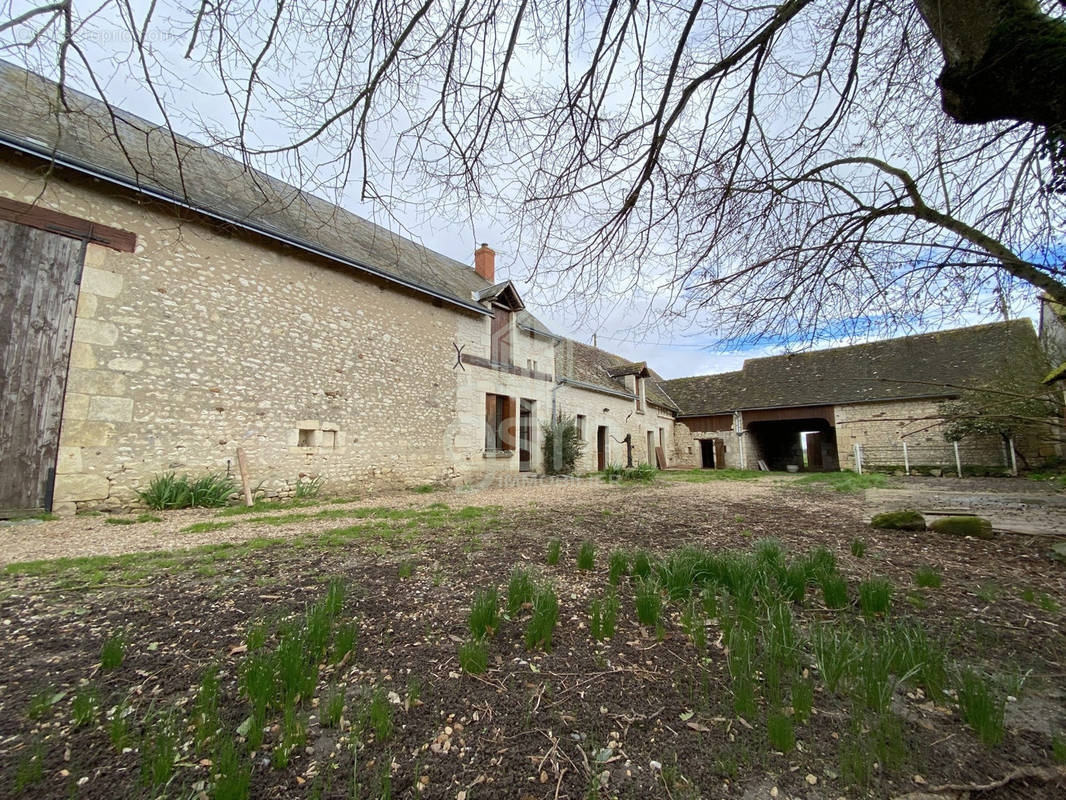 Maison à LA CELLE-SAINT-AVANT