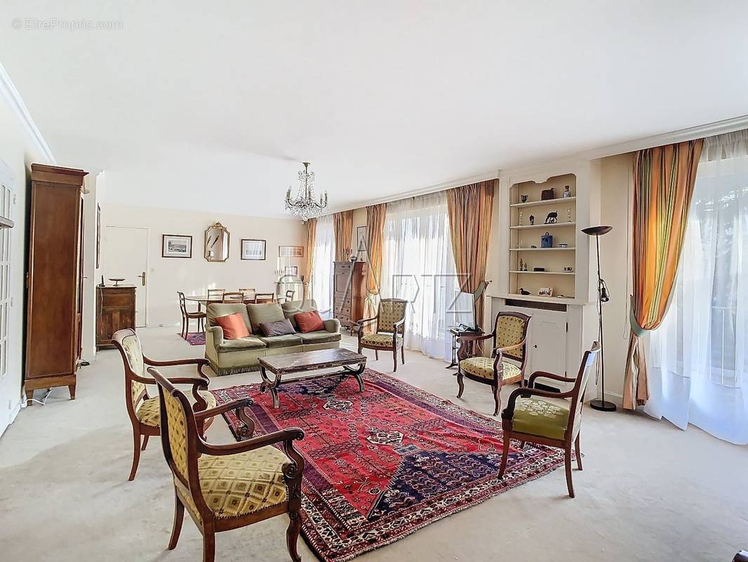 Appartement à VERSAILLES