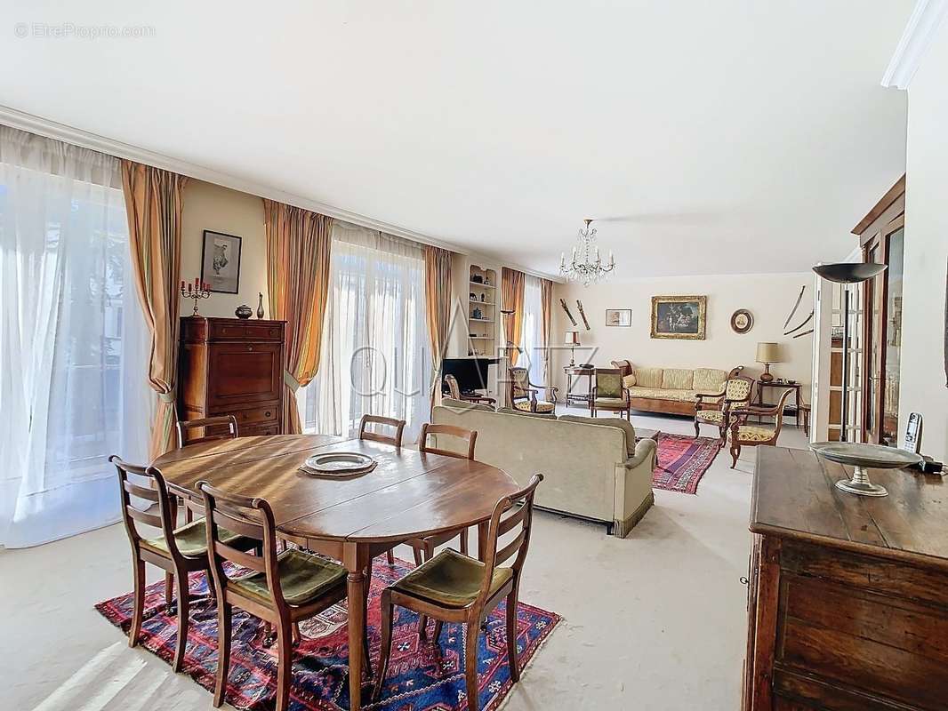 Appartement à VERSAILLES