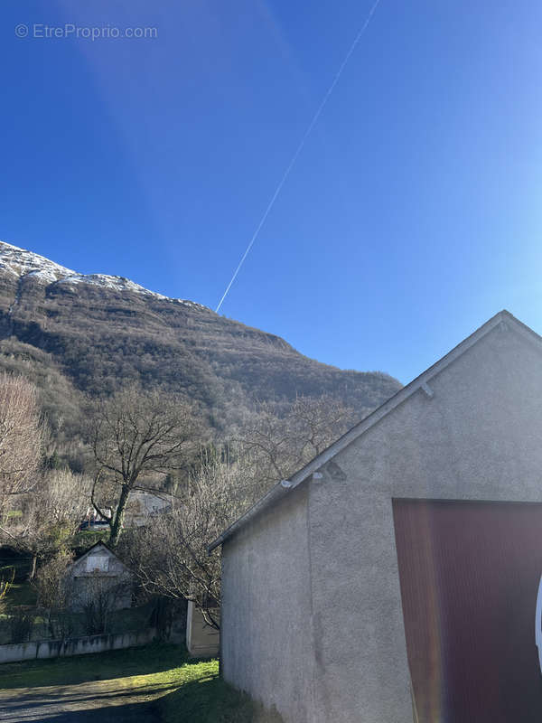 Parking à LUZ-SAINT-SAUVEUR