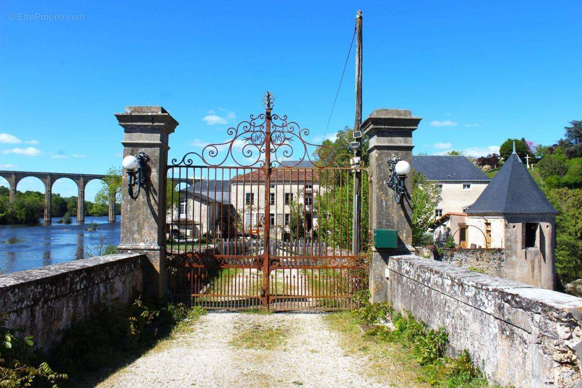 Maison à L&#039;ISLE-JOURDAIN