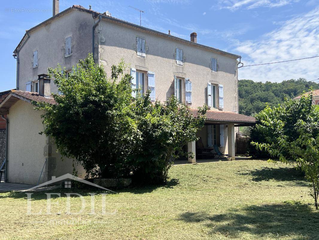 Maison à AIGUILLON