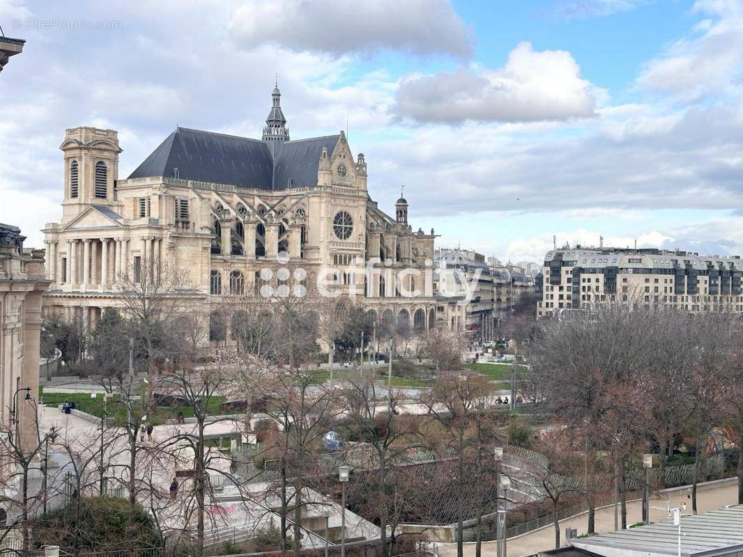 Appartement à PARIS-1E