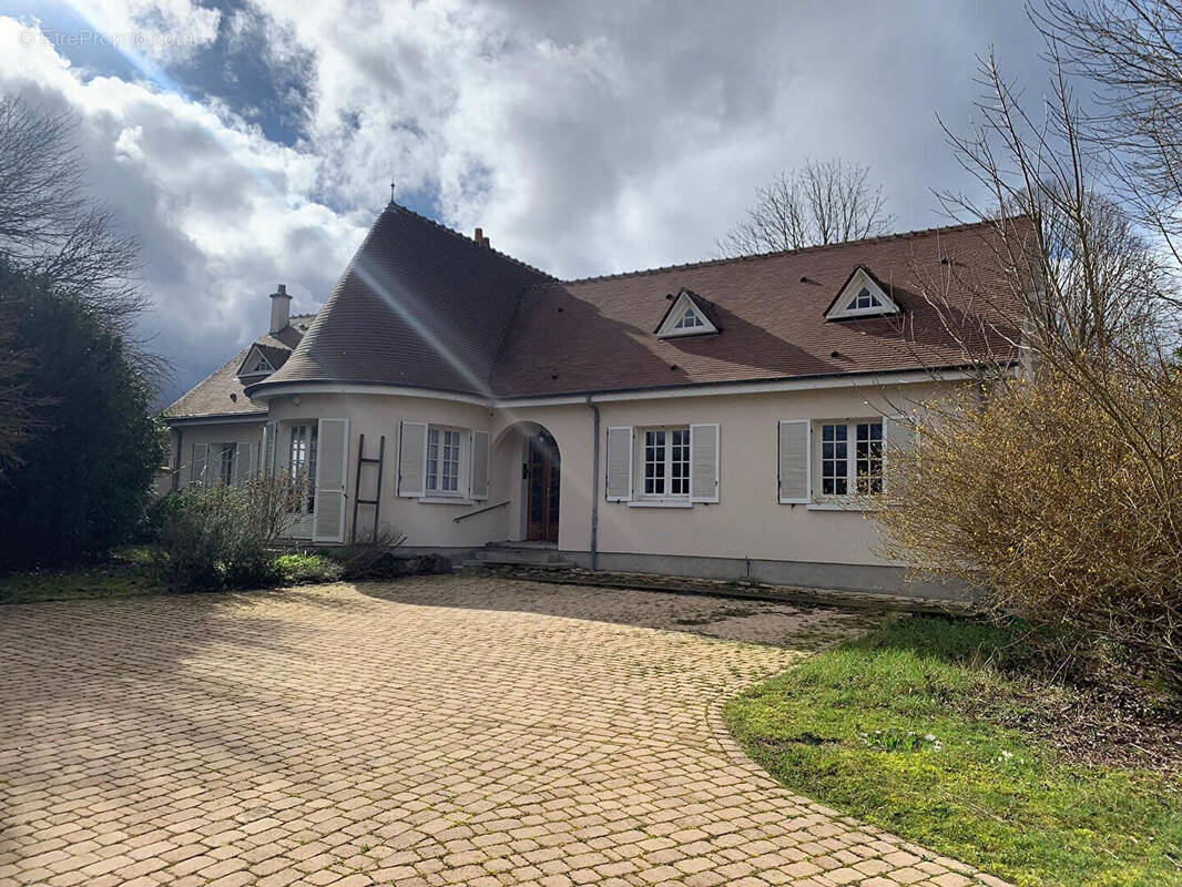 Maison à LOURY