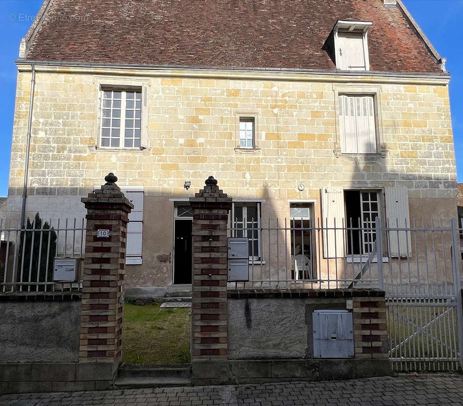 Maison à LAVARDIN