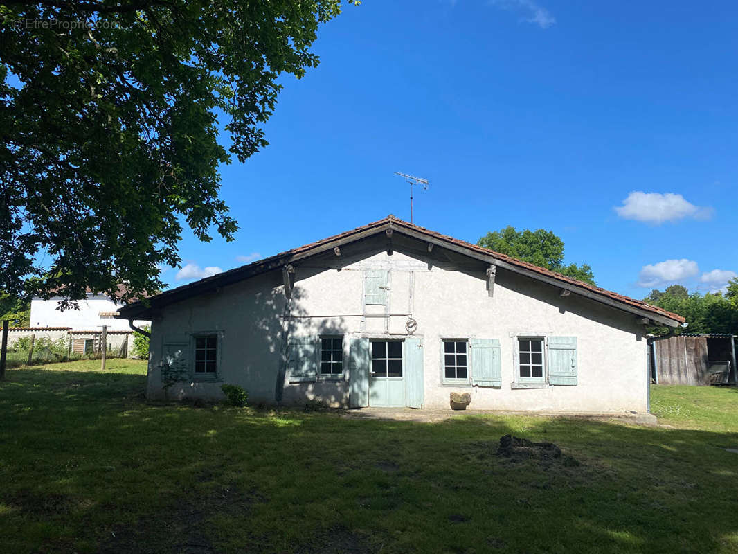 Maison à COMMENSACQ